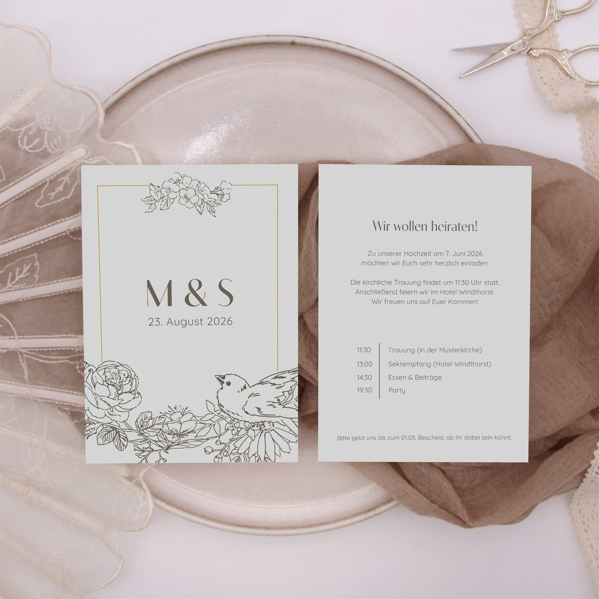 Postkarte DIN A6 im Hochformat - Vintage "Petal Bird"