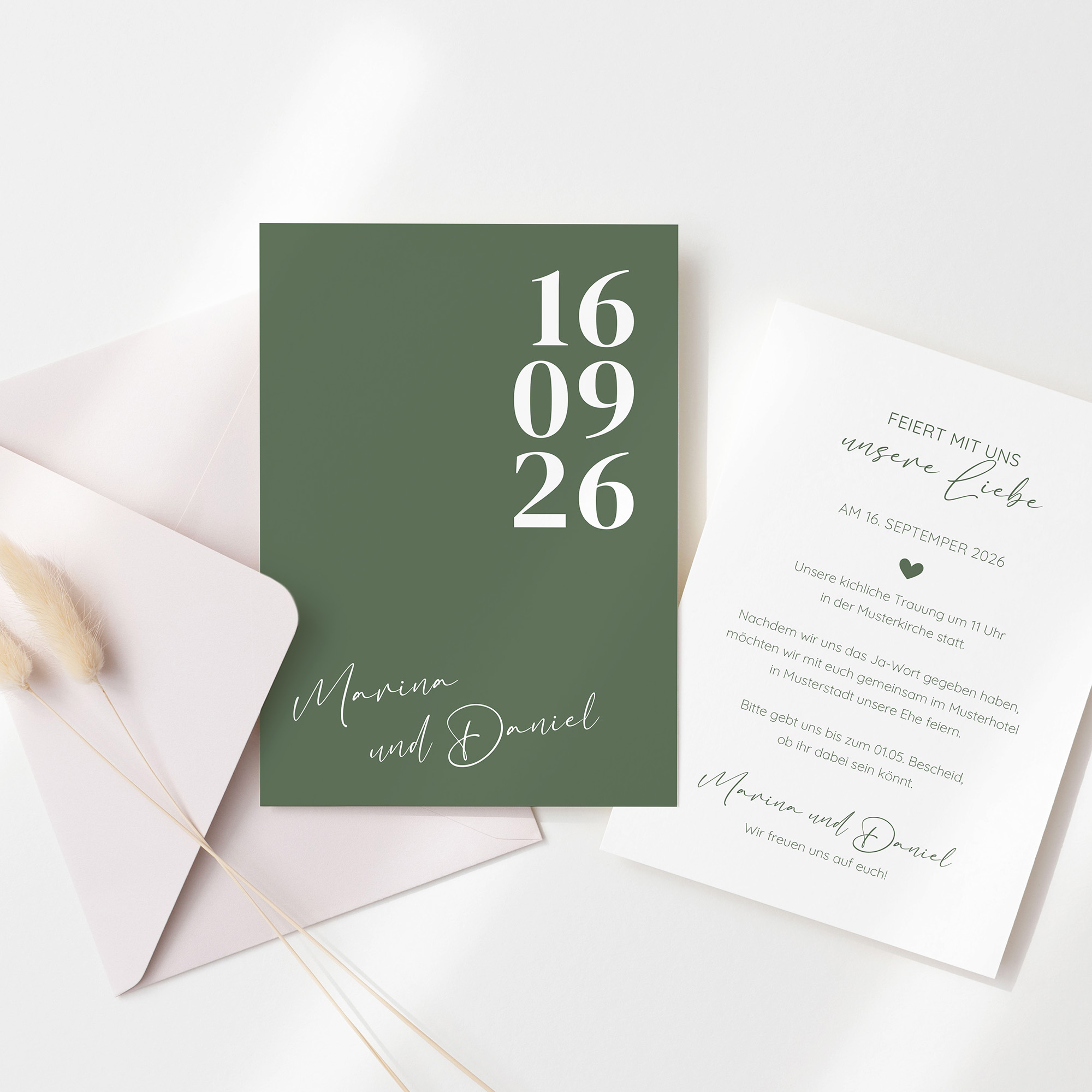 Postkarte DIN A6 im Hochformat - Minimalistisch "simply green"