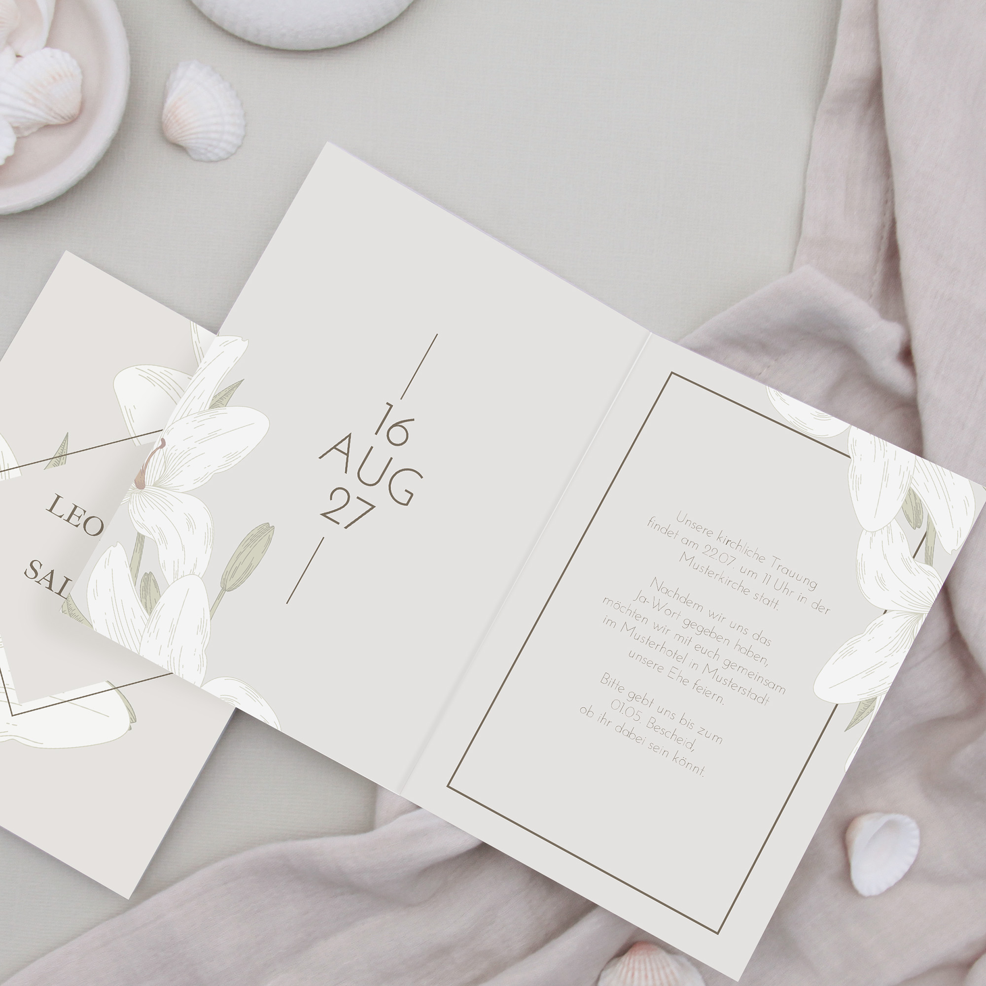Klappkarte DIN A6 im Hochformat - Floral "white lily"
