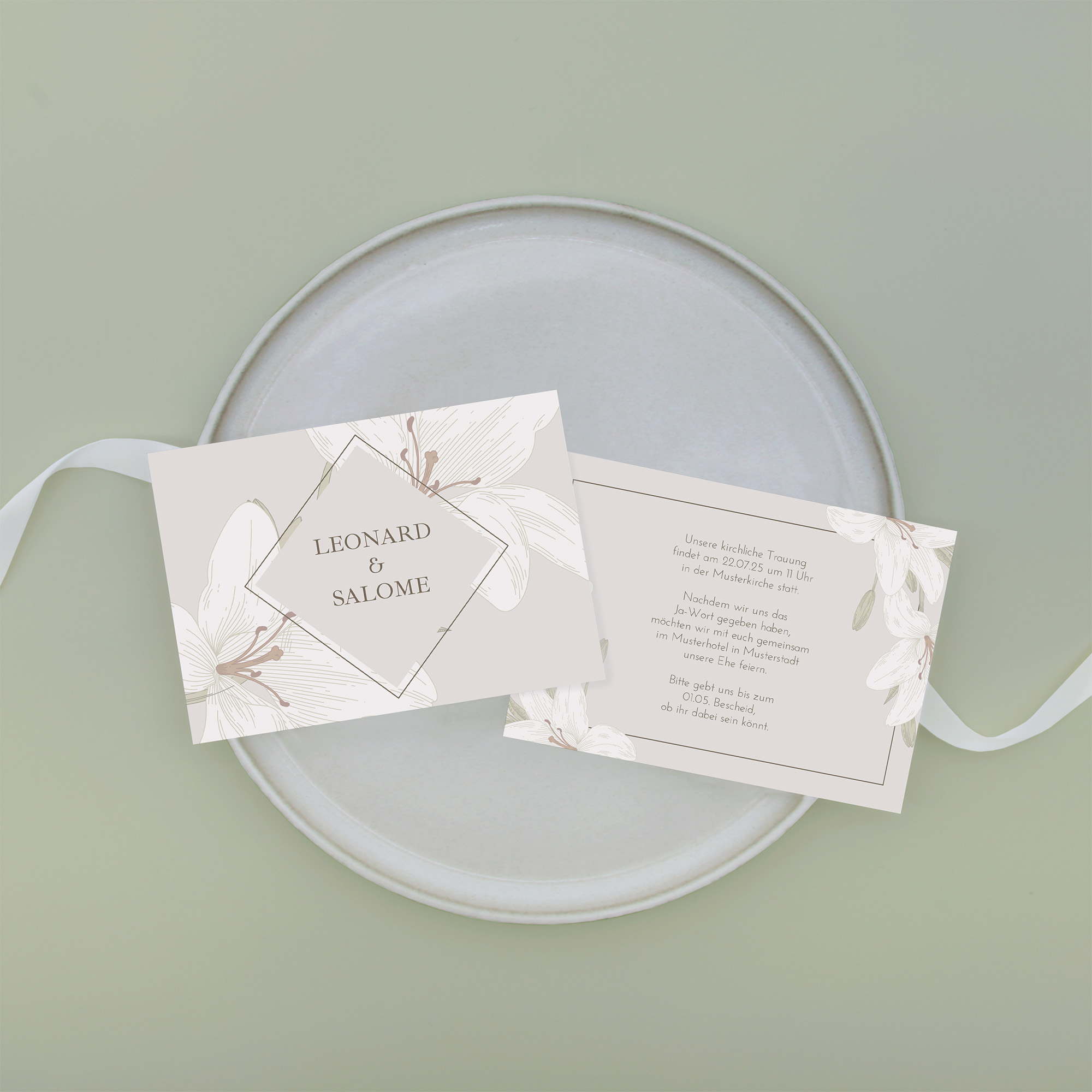 Postkarte DIN A6 im Querformat - Floral "white lily"