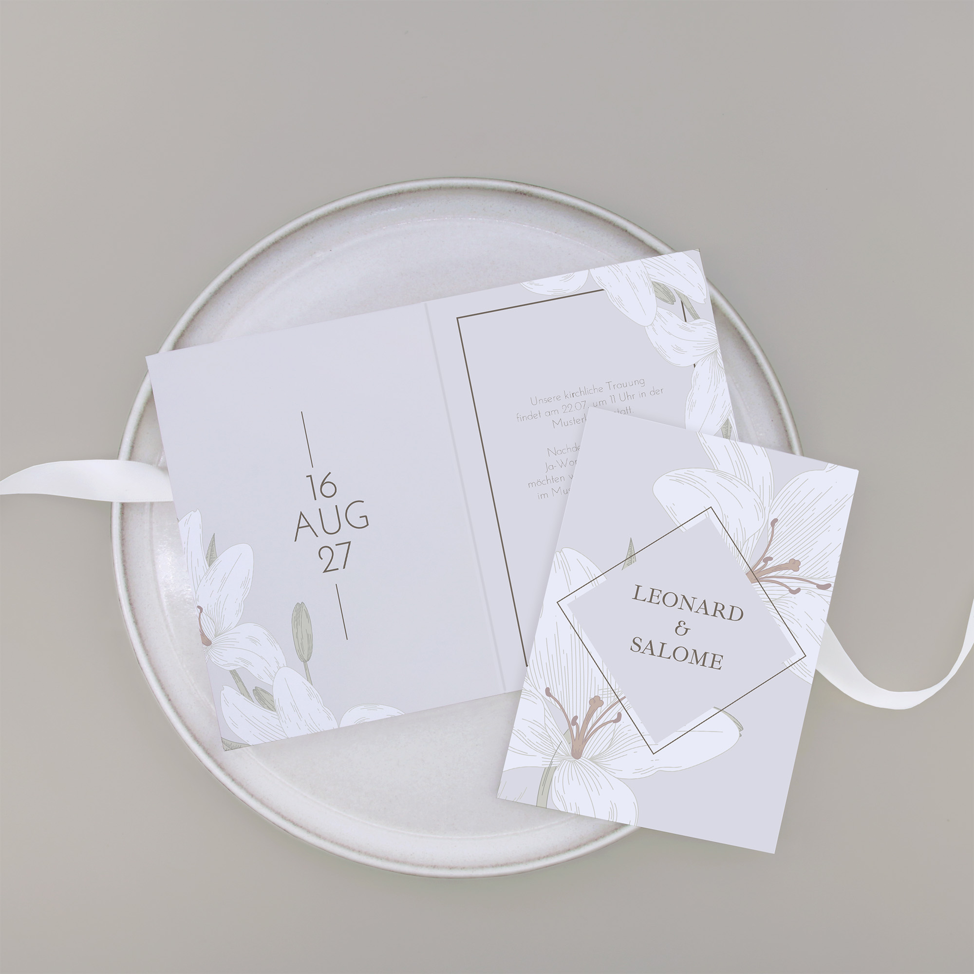 Klappkarte DIN A6 im Hochformat - Floral "white lily"