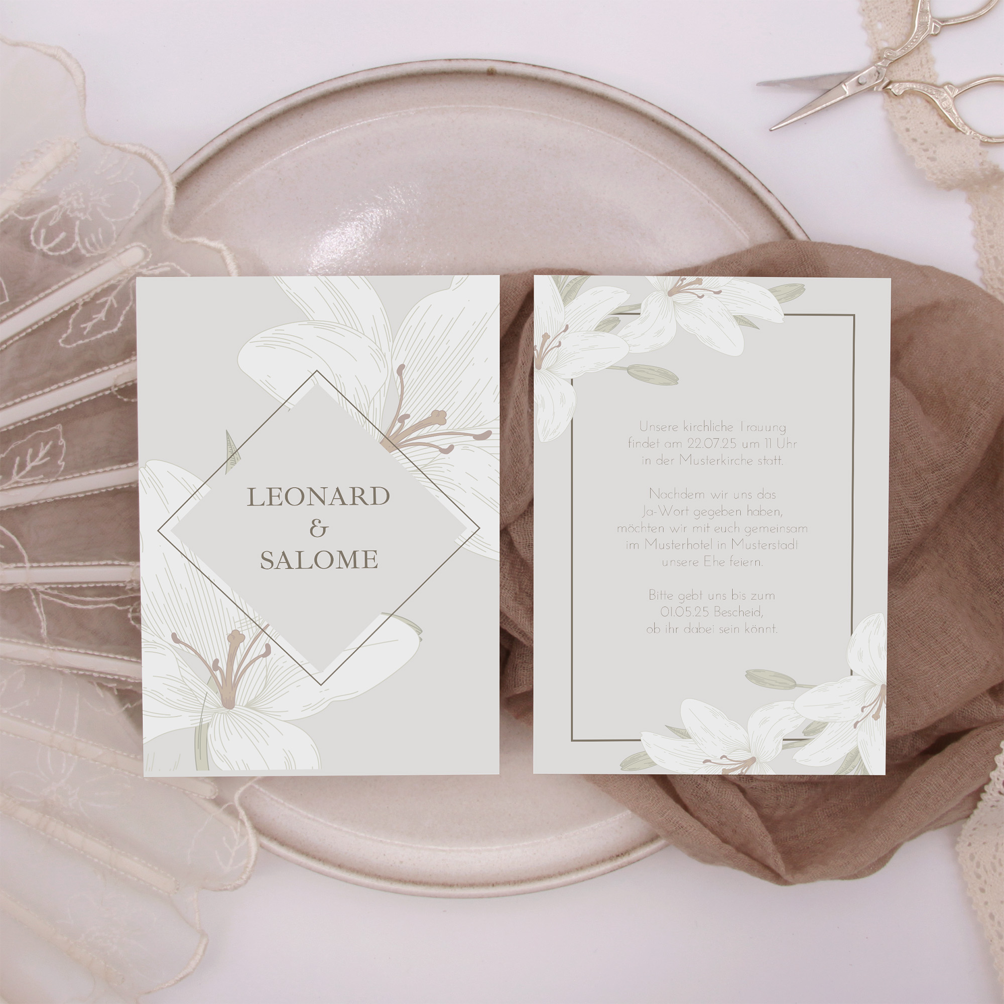Postkarte DIN A6 im Hochformat - Floral "white lily"